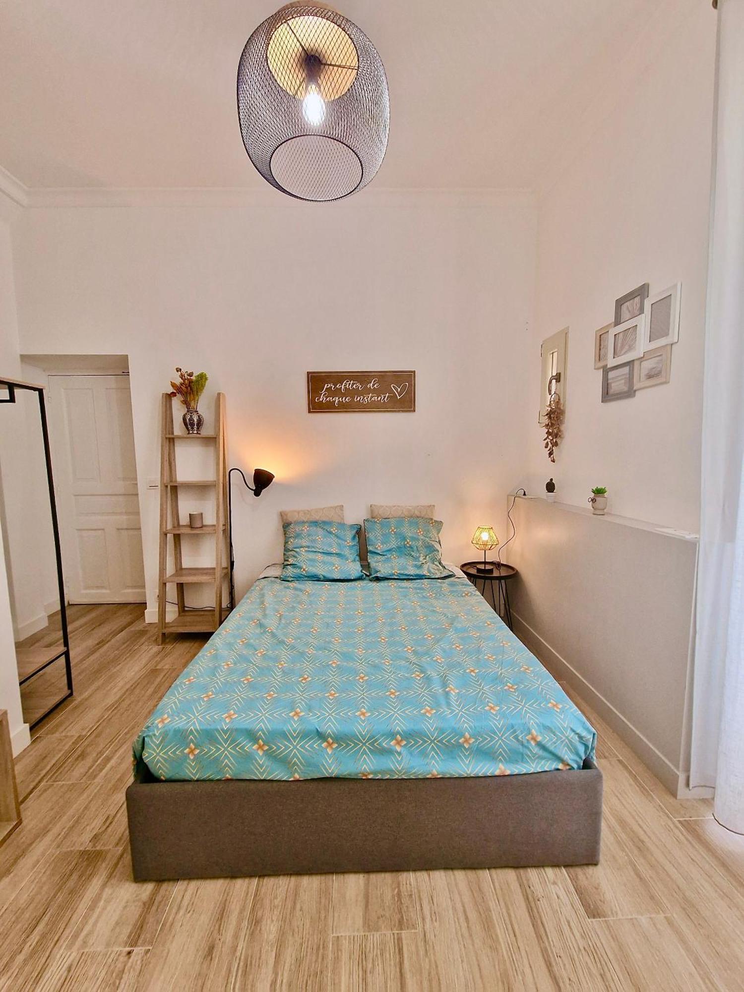 ניס Family Room מראה חיצוני תמונה